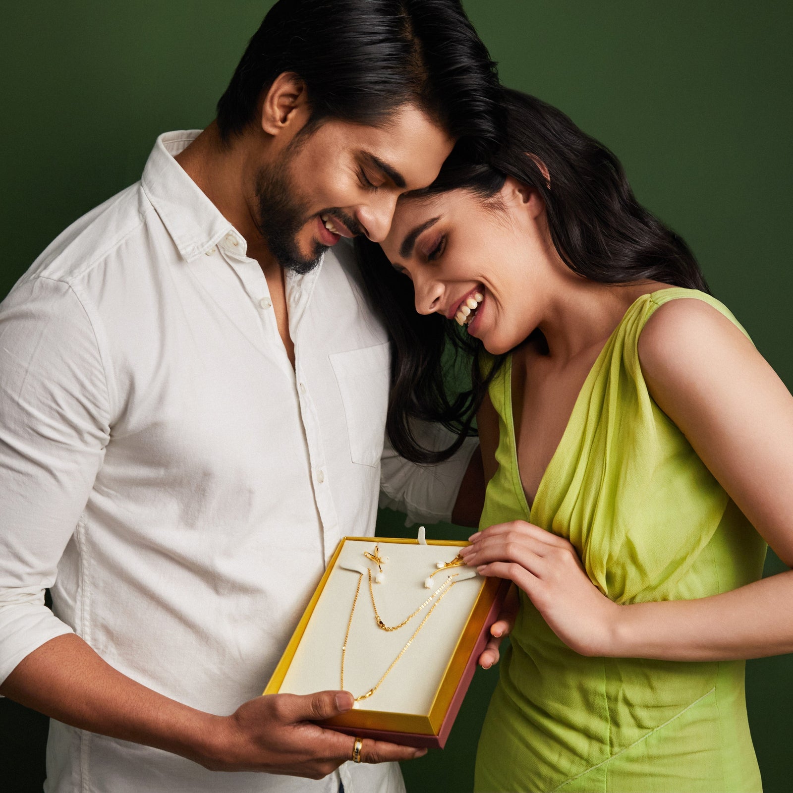 The Art of Thoughtful Gifting: How to Choose Presents That Actually Speak To The Heart