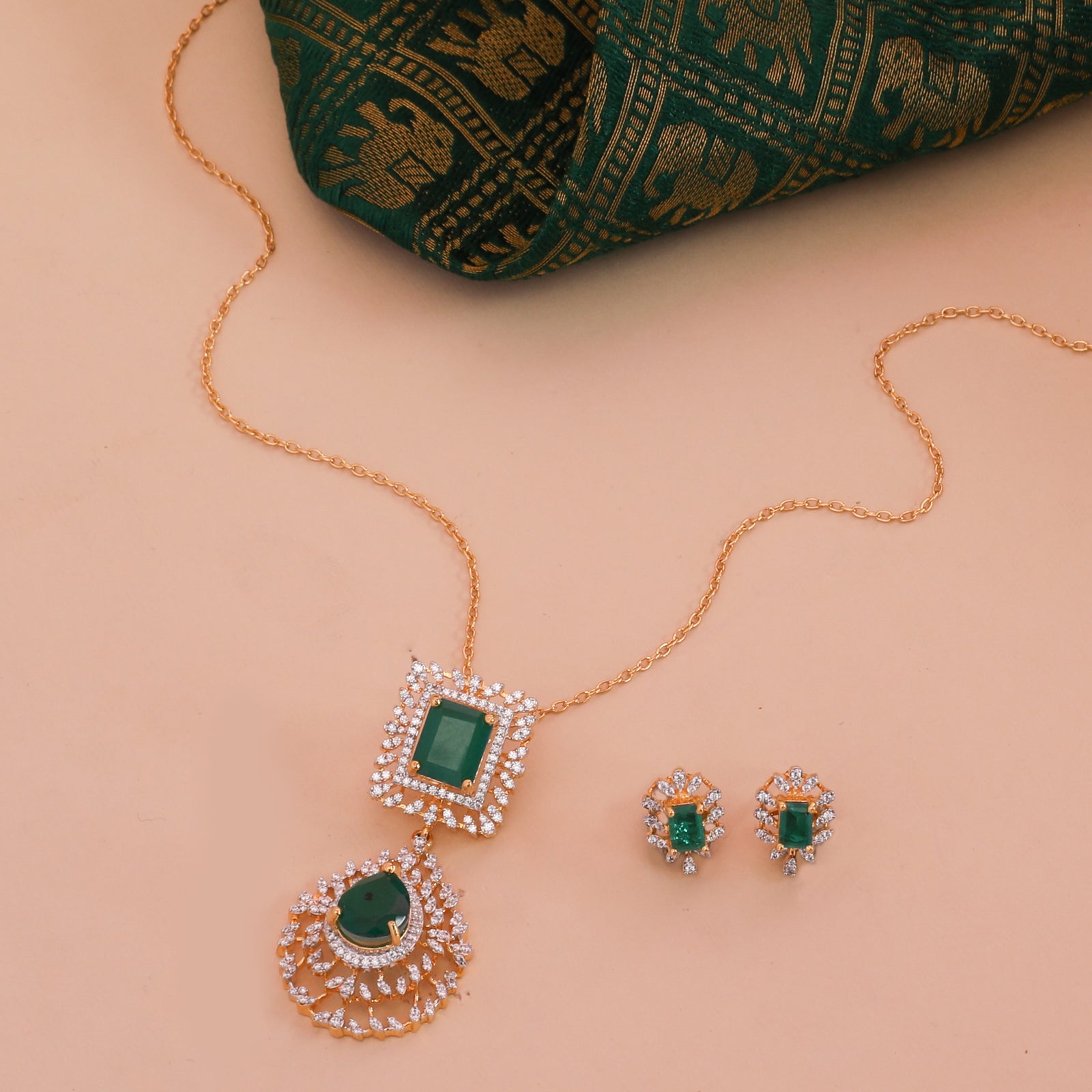 Verda CZ Silver Pendant Set