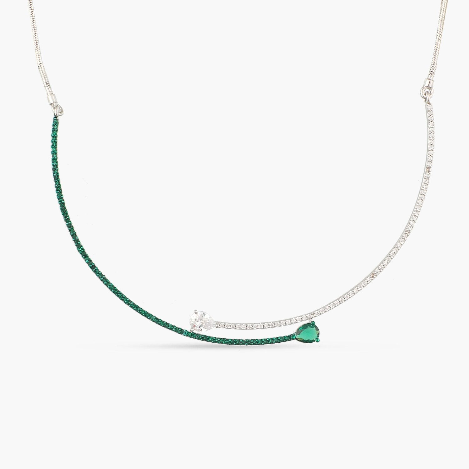 Emeraude Ravishing Silver Cuff Necklace