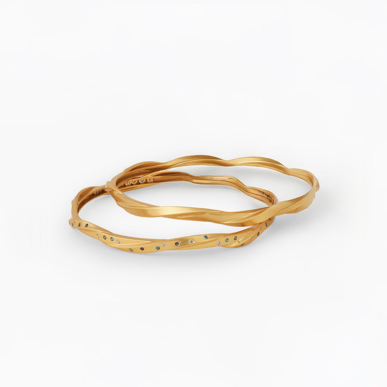 Coastline Sway Silver Bangle