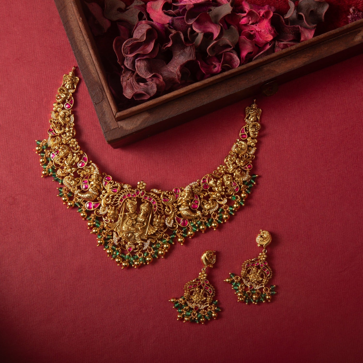 Necklaces Brindavan Antique Temple Necklace Set