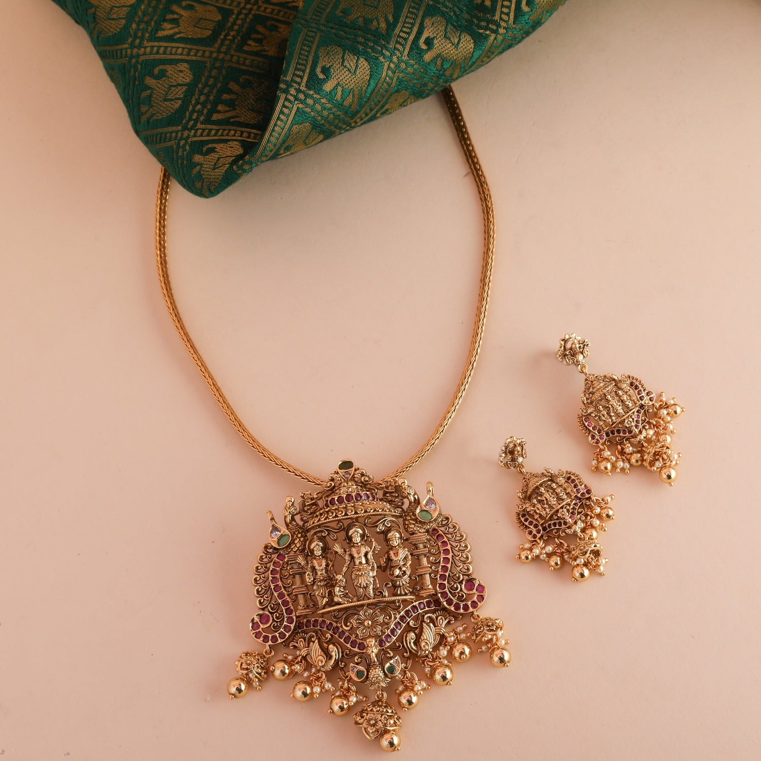 Pendants Siyaram Antique Nakshi Silver Pendant Set
