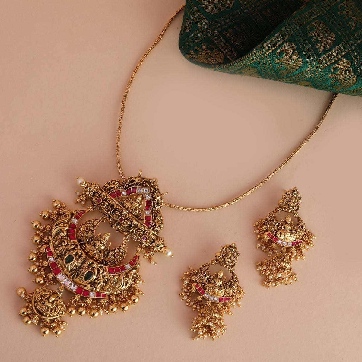 Ambuja Antique Nakshi Silver Pendant Set