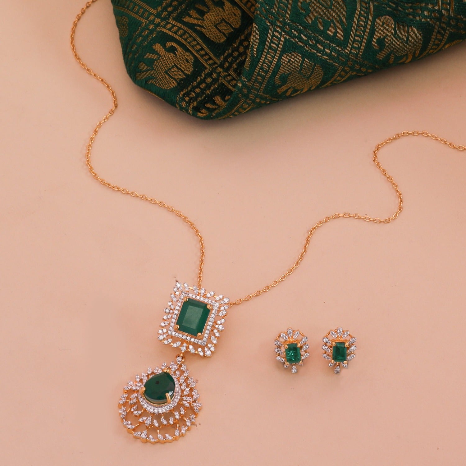 Verda CZ Silver Pendant Set