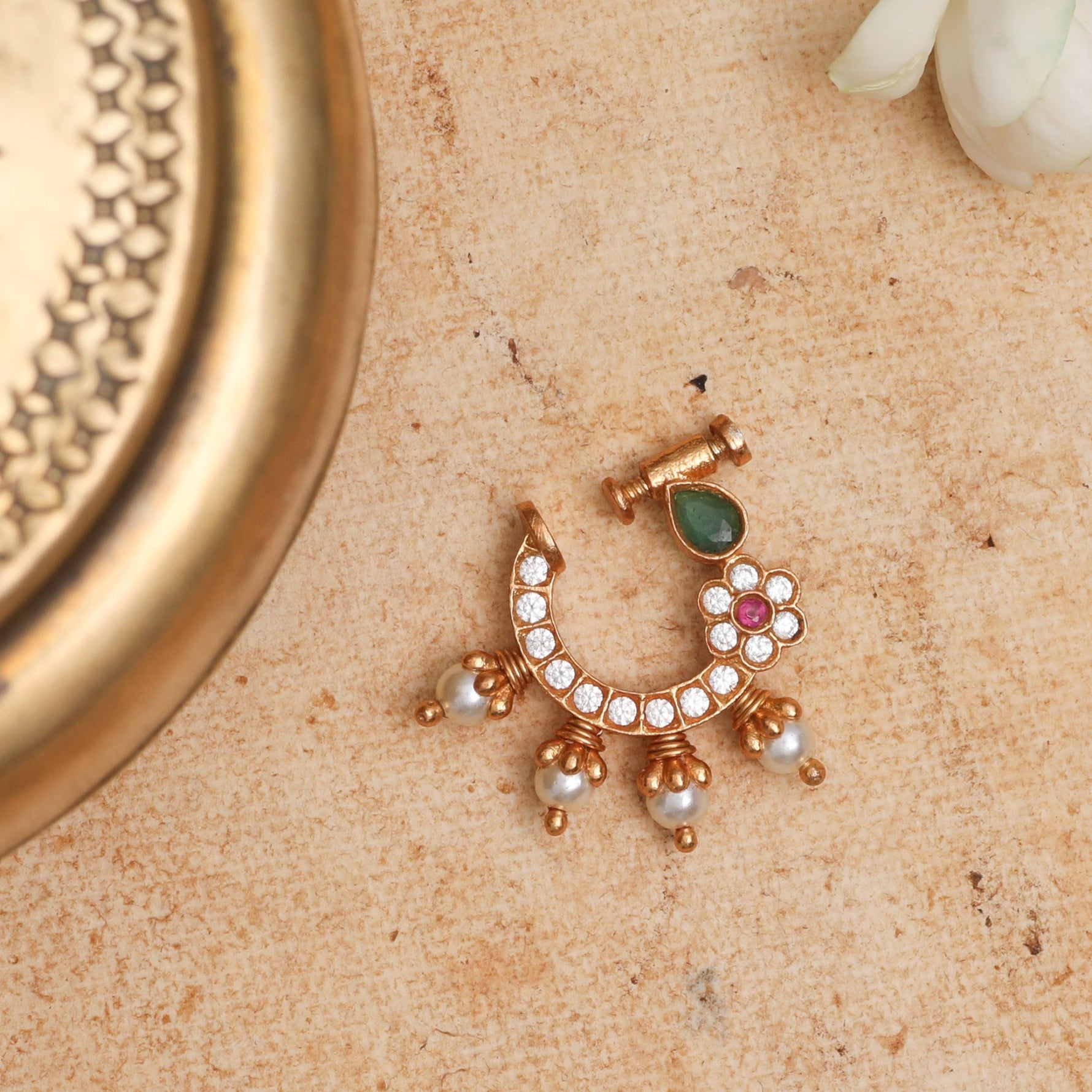 Vihitha Kempu Jadau SIlver Nose Ring