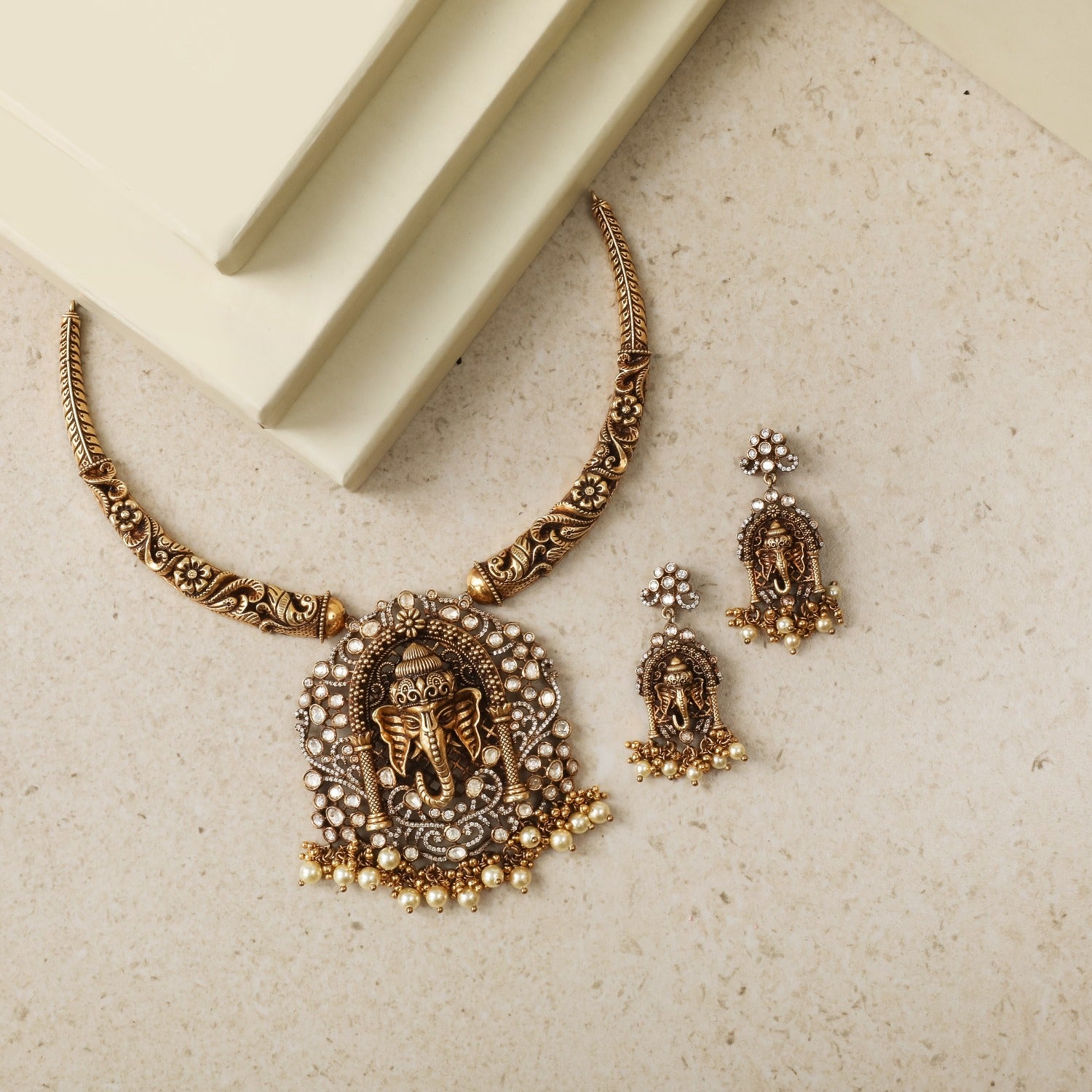 Omkara Moissanite Silver Hasli Necklace Set