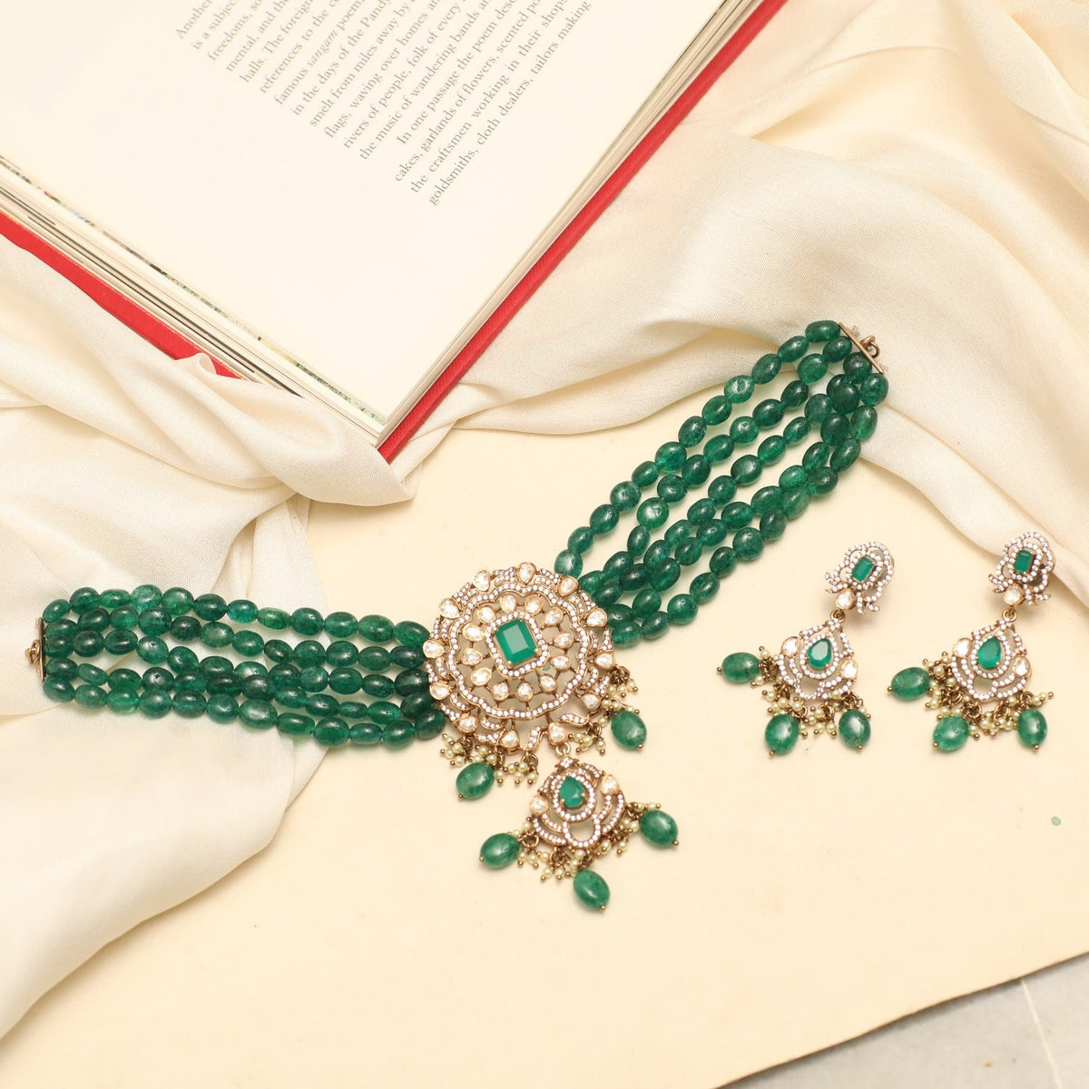 Choker Nura Moissanite Beads Tassel Silver Choker Set