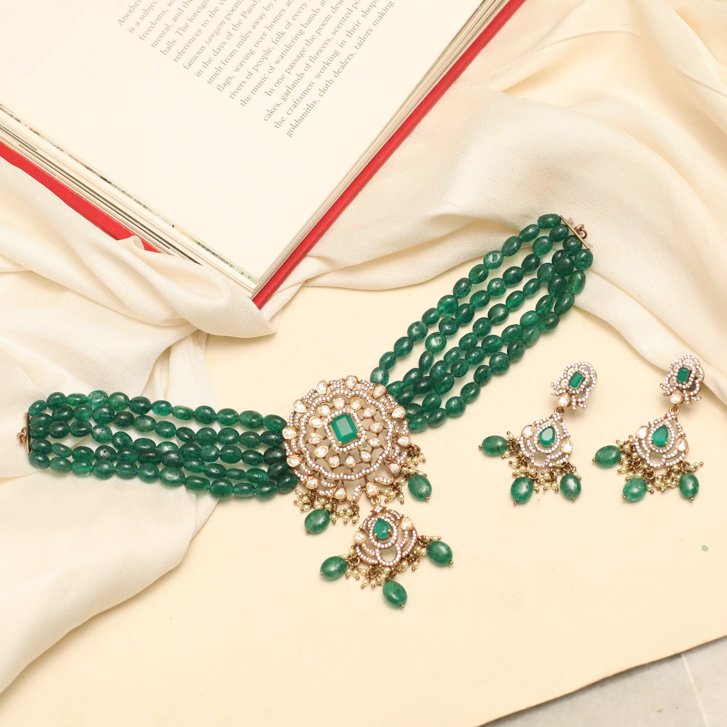 Choker Nura Moissanite Beads Tassel Silver Choker Set