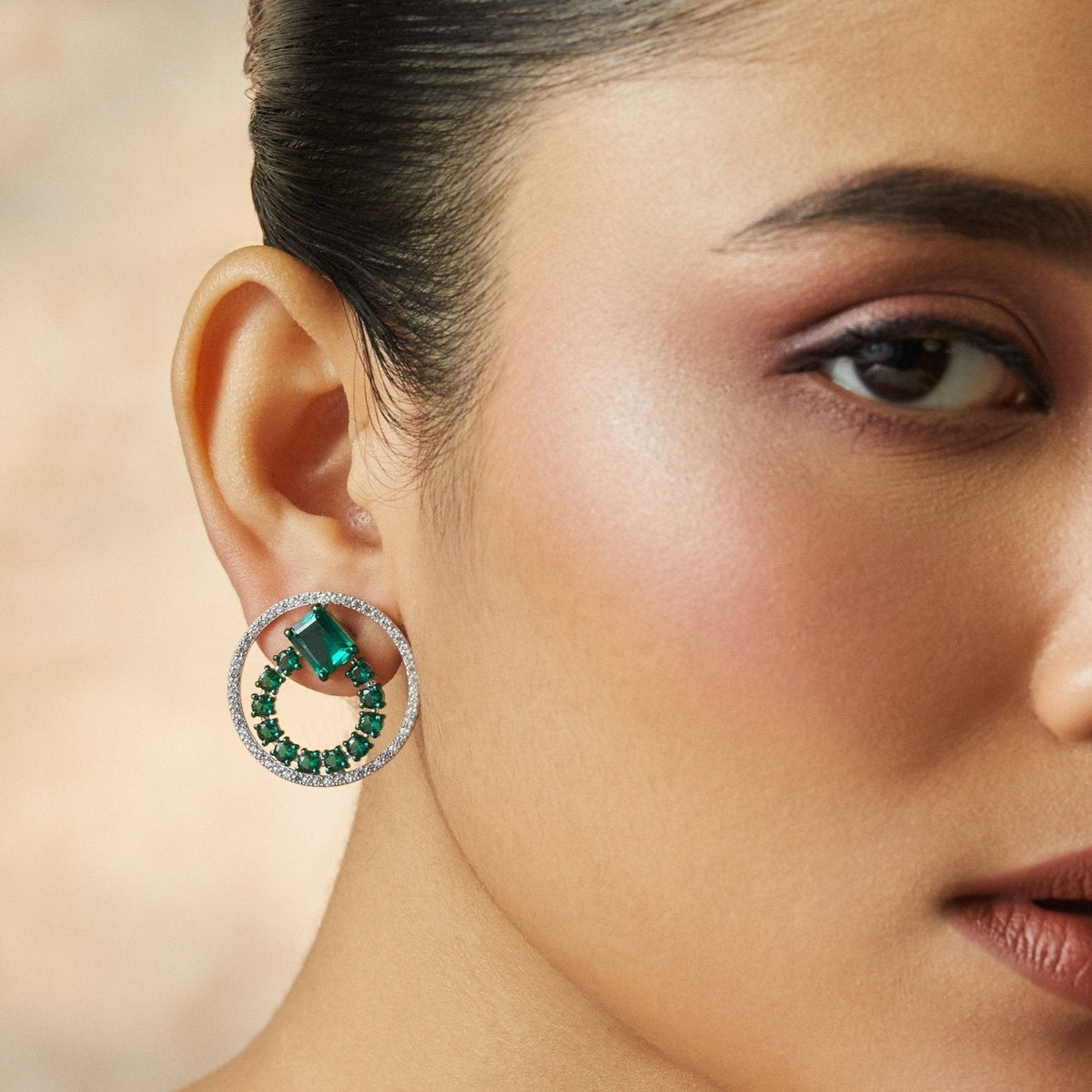 Earrings Emeraude Ivy Glow Round Silver Earrings