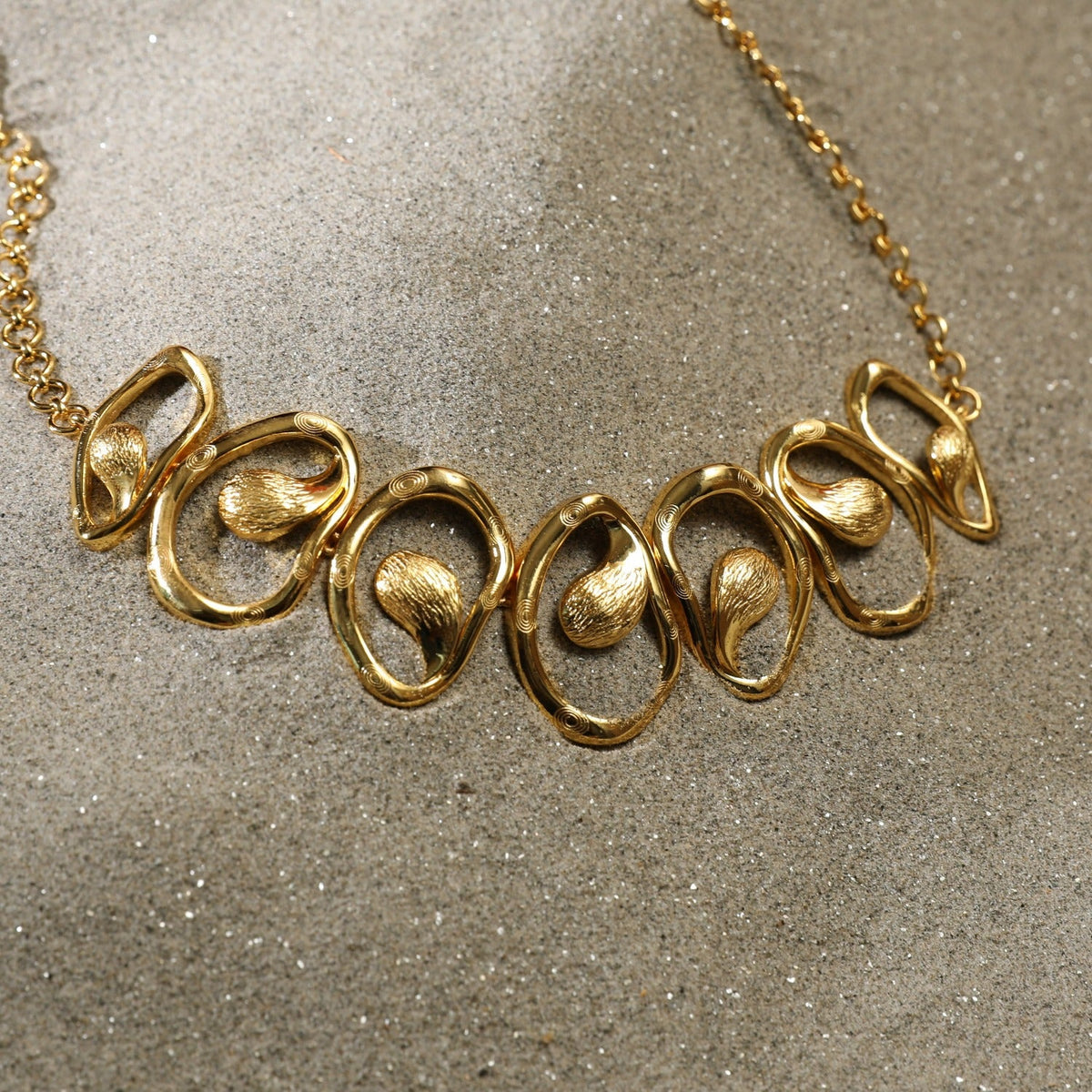 Necklaces Sandscape Loop Classic Silver Choker