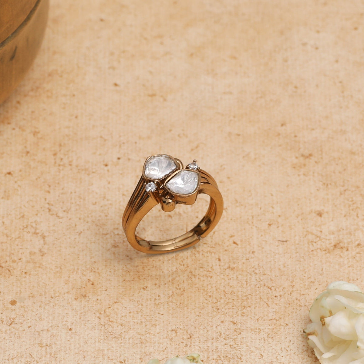 Finger Ring Vanya Twisted Moissanite Silver Ring