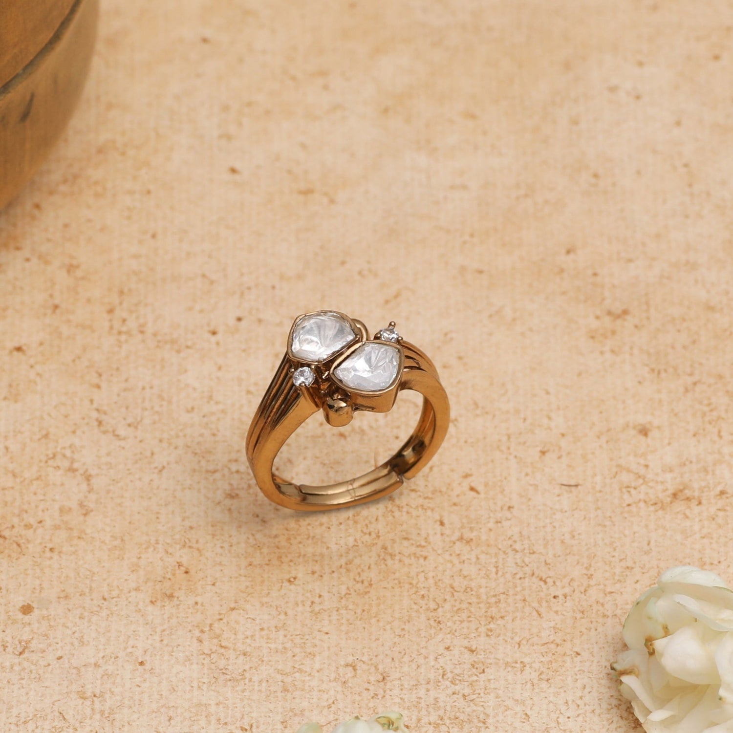 Finger Ring Vanya Twisted Moissanite Silver Ring