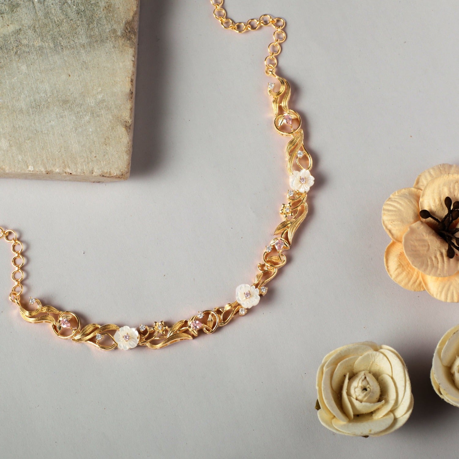 Blossom Veil Blooming Silver Short Necklace