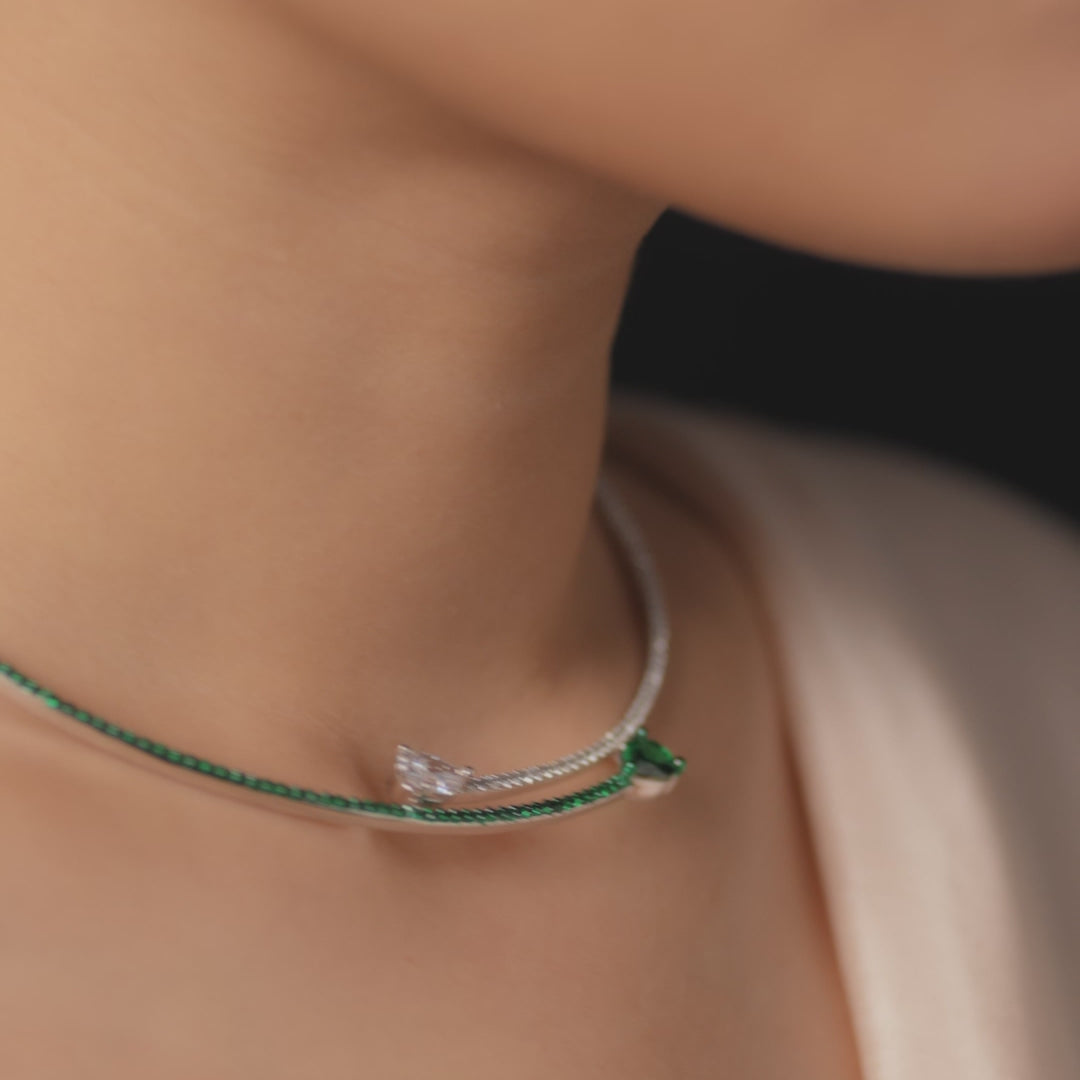 Emeraude Ravishing Silver Cuff Necklace