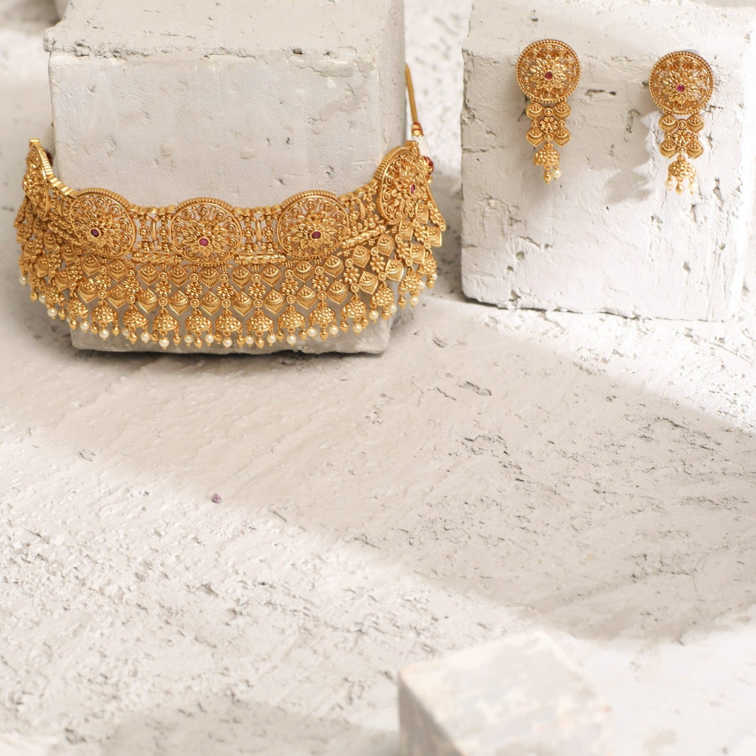 Swara Round Floral Silver Choker Set