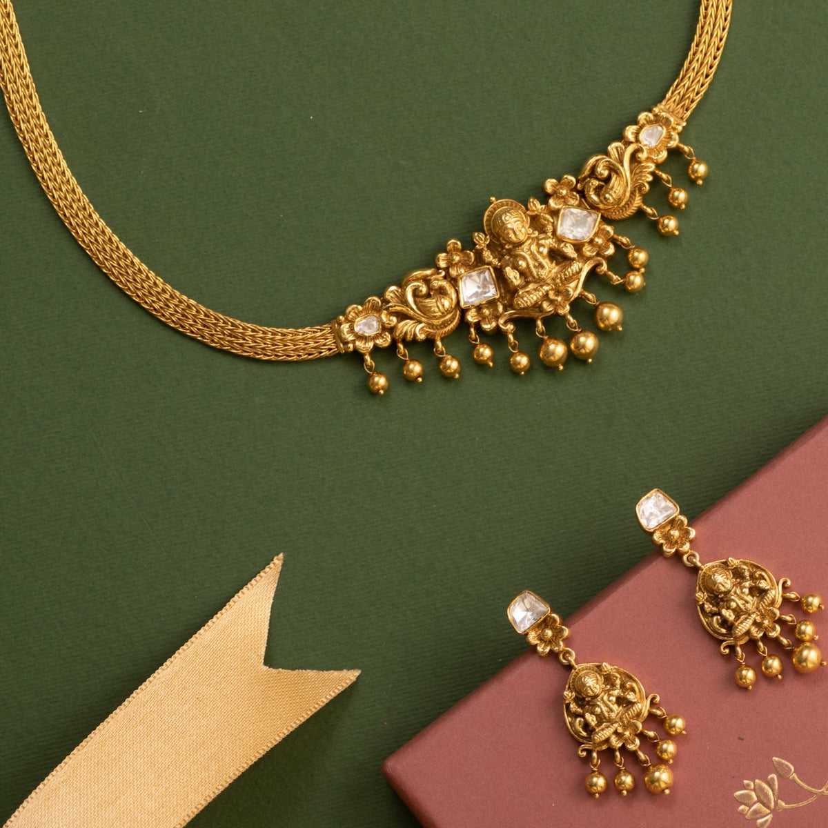 Vasvi Nakshi Silver Choker Set