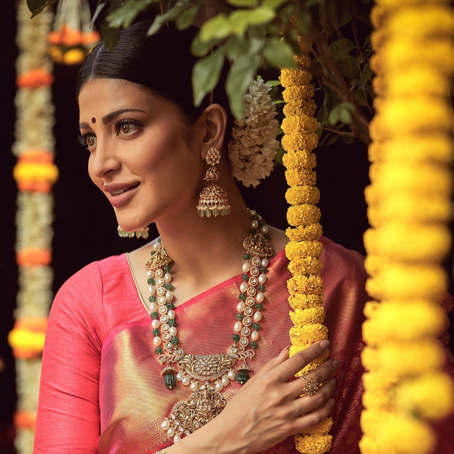 MRUNALI JADAU SILVER FINGER RING