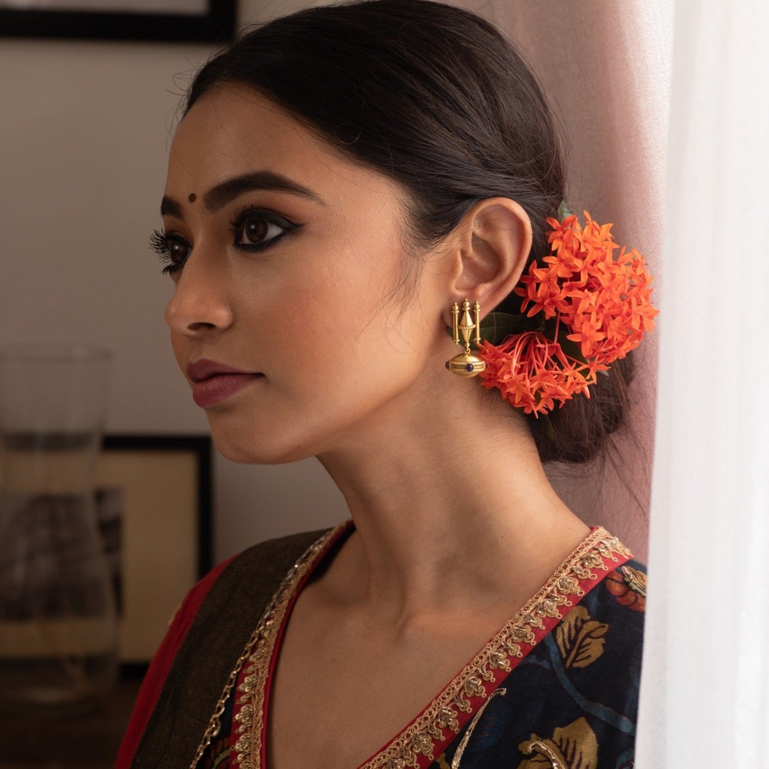 Earrings Bakul Loka Drop Silver Earrings