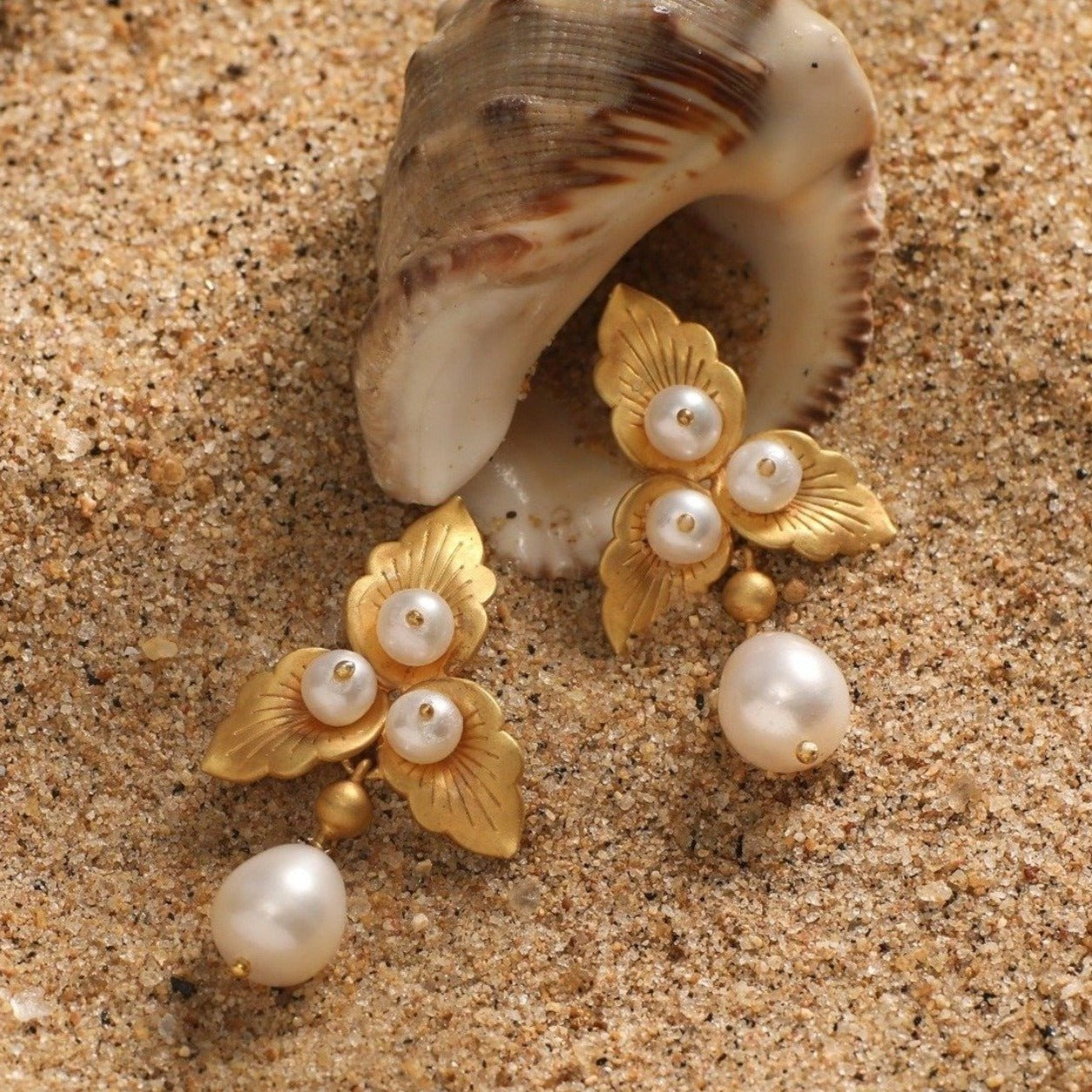 ★韓国人気★TATIANA★Double Hook Pearl Earrings MUSINSA | TATIANA Mignon double pearl post earrings_EC1686
